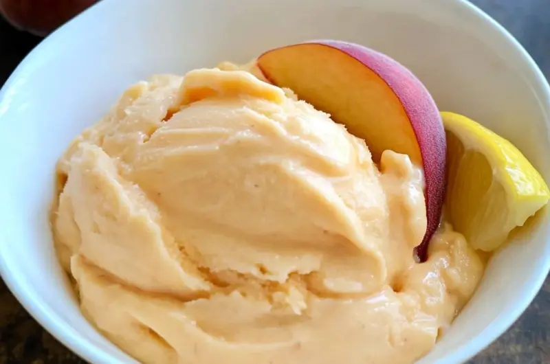 5-Minute Healthy Peach Frozen Yogurt