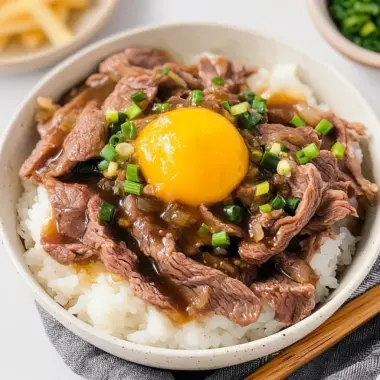 Gyudon (Japanese Beef Bowl)