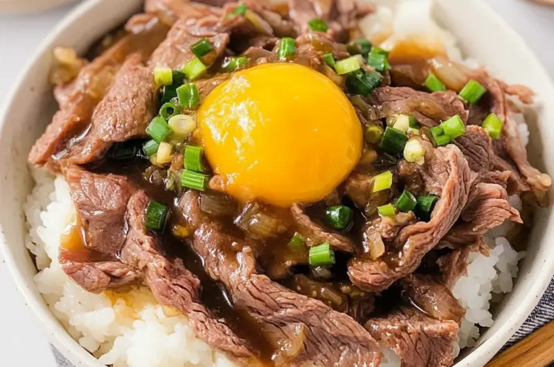 Gyudon (Japanese Beef Bowl)